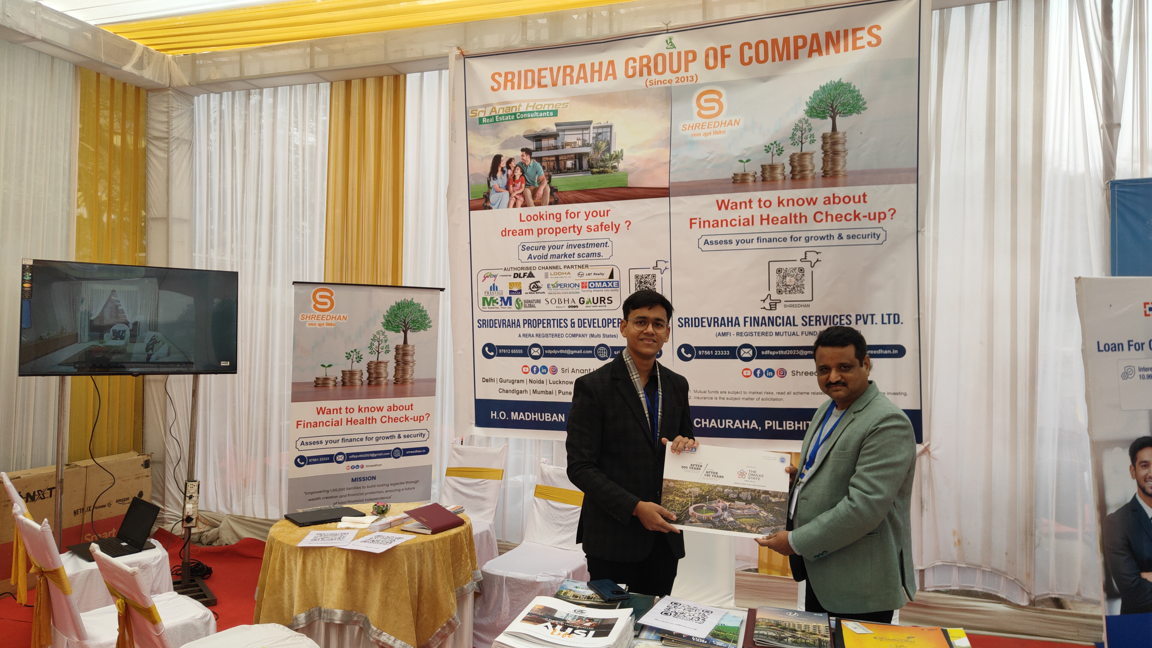 Presenting to visitors at the expo